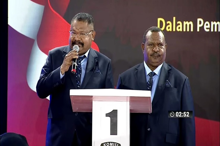 Dr. John Tabo, MBA Sosok Pemimpin yang Berpengaruh di Papua