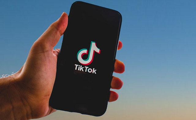 Jasa Share TikTok: Cara Cerdas Memperluas Jangkauan Konten dan Meningkatkan Interaksi