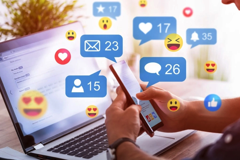 pemantauan sosial media