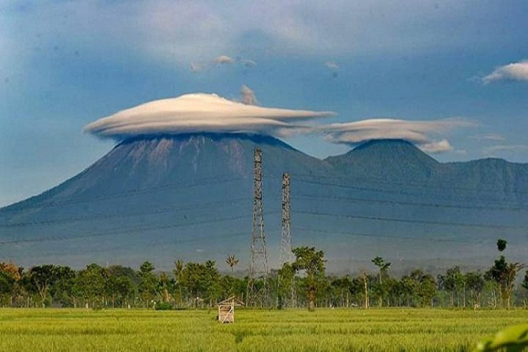 Deretan Gunung Yang Terletak Di Jawa Tengah